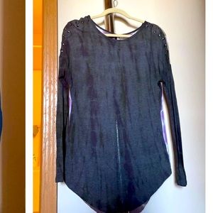 Flowing top with cute back